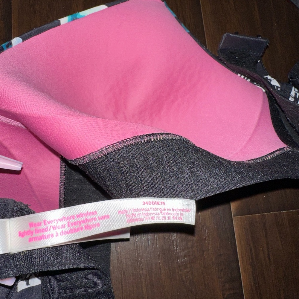 PINk - Picture 14 of 14
